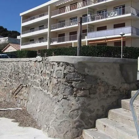 Mar-vivo Beach