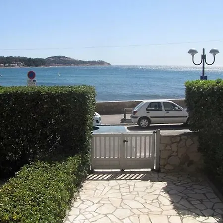 Mar-vivo Beach Apartment